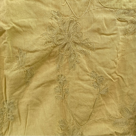 Soft Surroundings Green Livvie Linen Blend Floral Embroidered Roll Tab Tunic - Picture 4 of 10